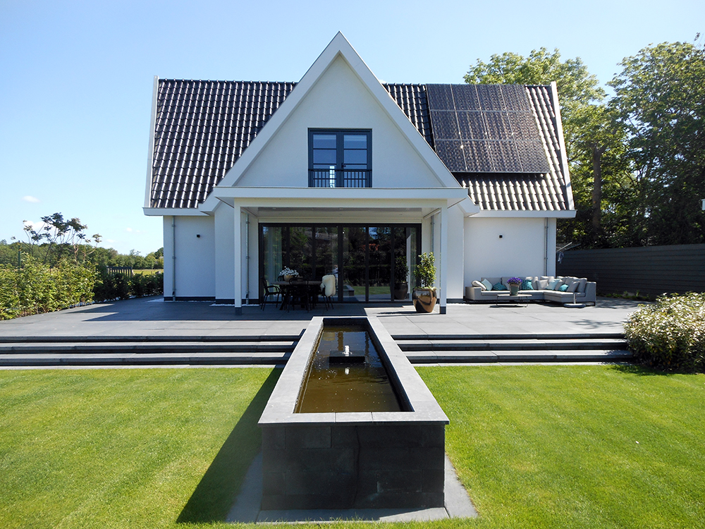 wit vrijstaand huis met kruiskap 1 - Architectenburo Admiraal Stoute